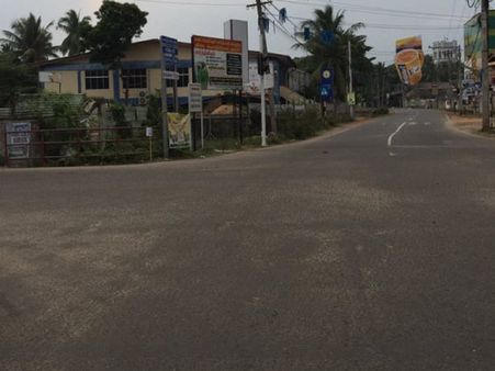 இலங்கை போலீசால் 2 தமிழ் மாணவர்கள் சுட்டுப் படுகொலைக்கு கண்டனம்- முழு அடைப்பால் வடமாகாணம் 'வெறிச்'