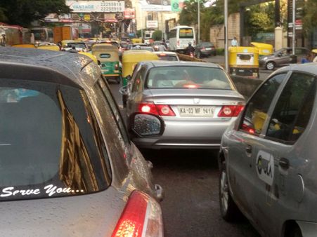 தொடர் விடுமுறை... சென்னையில் கடும் போக்குவரத்து பாதிப்பு