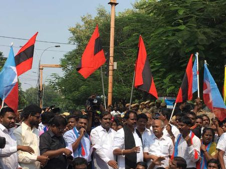 சென்னையில் இலங்கை தூதரகம் முற்றுகை: திருமா, வேல்முருகன், கொளத்தூர் மணி, மல்லை சத்யா உள்ளிட்டோர் கைது