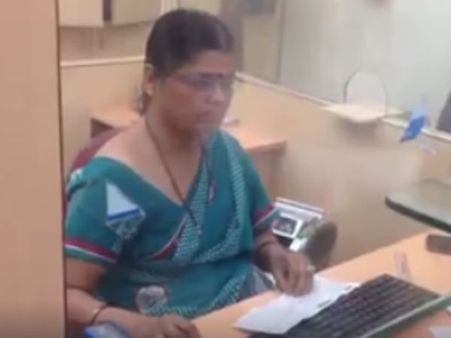 'முந்திரிக்கொட்டை' ஜெயமோகனால் 'தேவாங்கு' என விமர்சிக்கப்பட்ட வங்கி ஊழியரின் நிஜ நிலைமை இதுதான்!