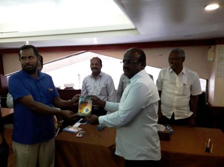 அபுதாபியில் அய்மான் சங்கத்தில் புத்தக வெளியீட்டு விழா நிகழ்ச்சி