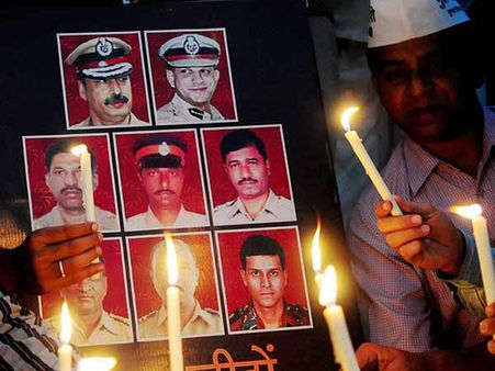 26/11 மும்பை தாக்குதல் நினைவு தினம்- உயிரிழந்த 166 பேர் நினைவிடத்தில் அஞ்சலி #MumbaiAttacks