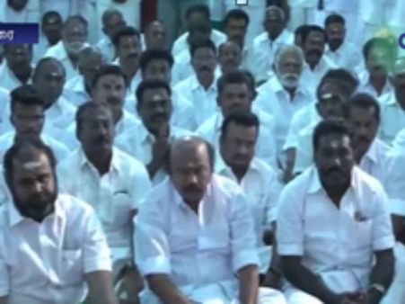 ஜெ. சீக்கிரம் குணமாகணும்... திருப்பரங்குன்றத்தில் அதிமுகவினர் சிறப்பு யாகம்- வீடியோ