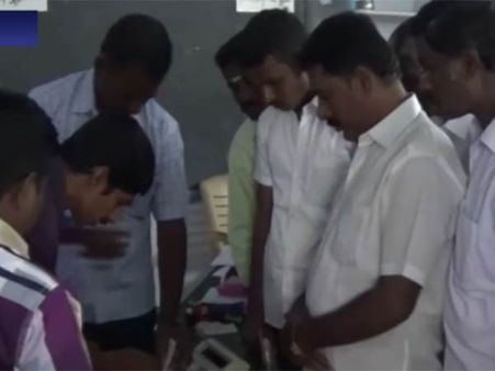 பதற்றத்துடன் நடந்து முடிந்த நெல்லித்தோப்பு இடைத்தேர்தல் - 85% வாக்குகள் பதிவு