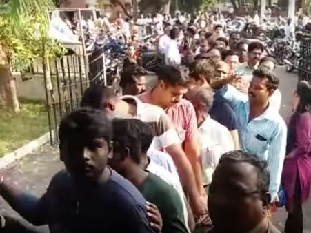 பழைய ரூபாய் நோட்டை மாற்ற நீண்ட வரிசையில் காத்திருந்த முதியவர் பலி.. கோவையில் சோகம்
