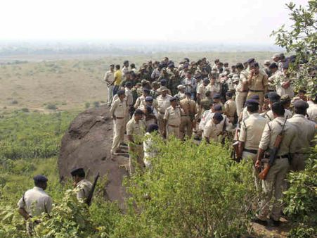 போபால் என்கவுண்ட்டரில் சுட்டுக் கொல்லப்பட்டோர் சிமி தீவிரவாதிகளா? அப்பாவிகளா?: அ. மார்க்ஸ் கேள்வி