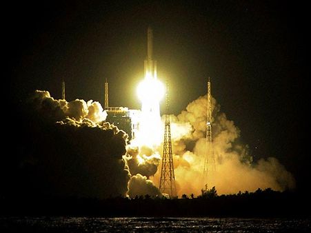 முதல் முறையாக அதிக சக்தி வாய்ந்த ராக்கெட்டை வெற்றிகரமாக விண்ணில் ஏவியது சீனா!