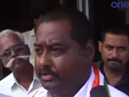 நெல்லித்தோப்பில் அதிமுகவினர் தேர்தலை சீர்குலைக்க முயற்சி - காங்கிரஸ் குற்றச்சாட்டு