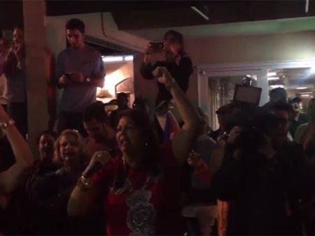 பிடல் காஸ்ட்ரோ மறைவு.. அமெரிக்காவில் ஆடிப்பாடி கொண்டாடிய காஸ்ட்ரோ எதிர்ப்பு கியூபர்கள்