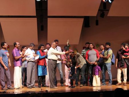 டெக்சாஸின் சான் அண்டோனியோவில் தீபாவளி கொண்டாட்டம்...  படகோட்டிய தமிழர்கள்! 
