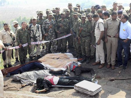 சிமி தீவிரவாதிகள் 'என்கவுன்ட்டரில் சுட்டுக் கொல்லப்பட்டது அரசியல் பழிவாங்கலே: மம்தா சாடல்