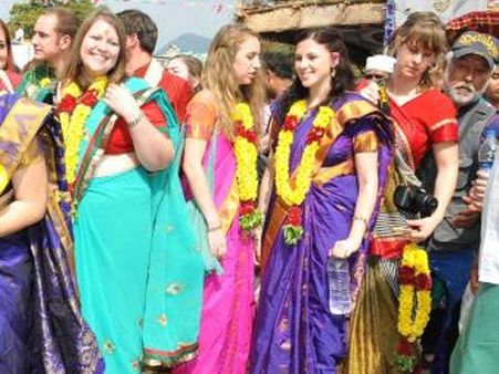 பண ஒழிப்பால் பாதிக்கப்பட்ட சுற்றுலா... வெளிநாட்டுப் பயணிகள் வருவது நிறுத்தம்!