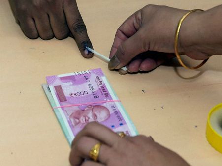 ப்ளீஸ் மானேஜர், அந்த மையை என் தலைல தடவுங்களேன்!