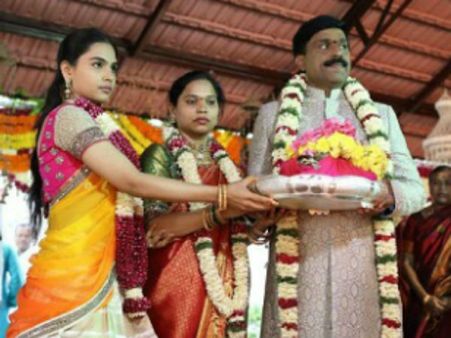 ரூ500 இல்லாமல் மக்கள் அவதி... ரூ500 கோடியில் 'சுரங்க' மாபியா ஜனார்த்தன ரெட்டி மகளுக்கு திருமணம்!