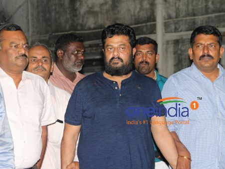 சென்னை மத்திய குற்றப்பிரிவு போலீசார் அலுவலகத்தில் மதன் ஆஜர்... தாயார், இரு மனைவிகள் சந்திப்பு