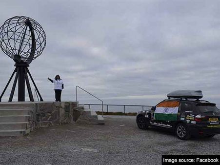 யு.கே. டூ இந்தியா.. மருத்துவமனை கட்ட 32,000 கி.மீ கார் பயணம் செய்து நிதி திரட்டும் இந்திய பெண்