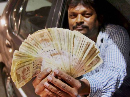 500 ரூபாய் நோட்டுக்கு விதிக்கப்பட்ட தடையை மத்திய அரசு தளர்த்தலாம்?