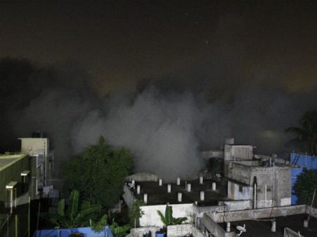 மவுலிவாக்கம் 11 மாடிக் கட்டடம் தரைமட்டமானது.. காணும் இடமெங்கும் கான்கிரீட் குவியல்கள் #Moulivakkam