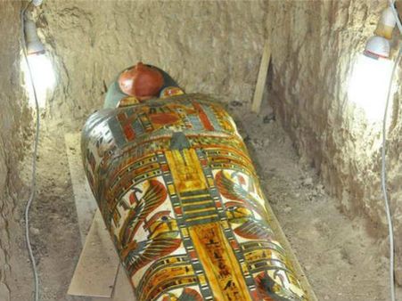 எகிப்தில் 2500 ஆண்டுகளுக்கு முந்தைய மம்மி கண்டுபிடிப்பு!