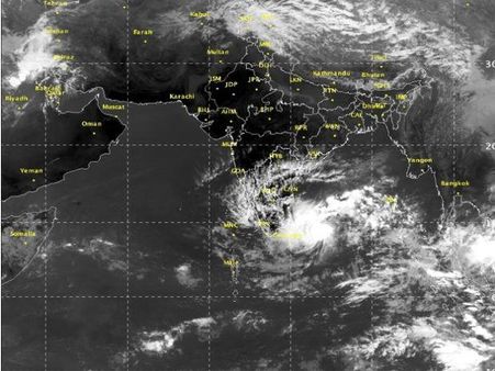 நாடா புயல்.. அவசர உதவிகளுக்கு கட்டணமில்லா தொடர்பு எண் அறிவிப்பு - தமிழக அரசு