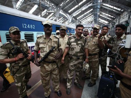 அரவக்குறிச்சி தேர்தல்... பாதுகாப்பு பணிக்கு 377 துணை ராணுவத்தினர் வருகை- வீடியோ