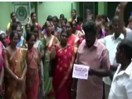 தேனியில் 15 அம்ச கோரிக்கைகளை வலியுறுத்தி ஆசிரியர்கள் ஆர்பாட்டம்- வீடியோ