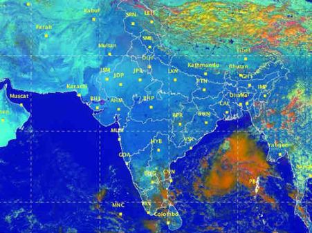 தமிழகம், புதுச்சேரியில் இடியுடன் கூடிய கன மழை பெய்யுமாம்!... குடை அவசியம் மக்களே!! #Chennairain