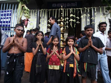 கார்த்திகை மாதம் பிறந்தது... ஐயப்ப பக்தர்கள் சரணகோஷத்துடன் மாலை அணிந்தனர்