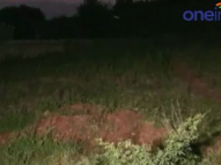 புதையலுக்காக தாய், மகளை நரபலி கொடுக்க முயற்சி.. தேனி அருகே 2 பூசாரிகள் கைது- வீடியோ