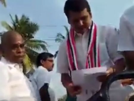 அரவக்குறிச்சி: செந்தில் பாலாஜியை வழிமறித்து உறுதிமொழி வாங்கிய பொதுமக்கள்- பரபரப்பு வீடியோ!