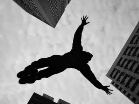 காதலை ஏற்க மறுத்த இளம்பெண்: கத்திப்பாரா மேம்பாலத்தில் இருந்து குதித்த இளைஞர்!