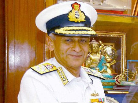 இந்திய கடற்படை தளபதி இலங்கையில் சுற்றுப்பயணம்! தமிழக மீனவர்களுக்கு தீர்வு கிடைக்குமா?