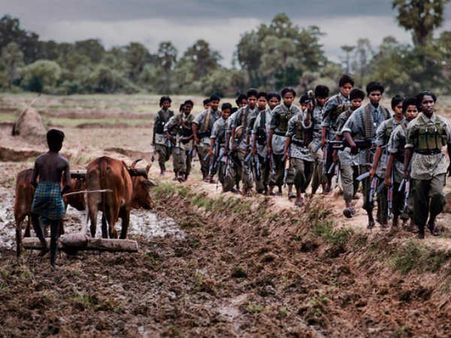 புலிகளின் ஈழம்.. 'ஆப்கன் கேர்ள்' போட்டோகிராபர் வெளியிட்ட அட்டகாசமான புகைப்படம்