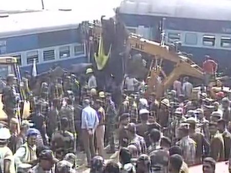 கான்பூர் ரயில் விபத்து: பிரதமர் ரூ.2 லட்சம்... ரயில்வே ரூ.3.50 லட்சம் நிவாரணம் அறிவிப்பு