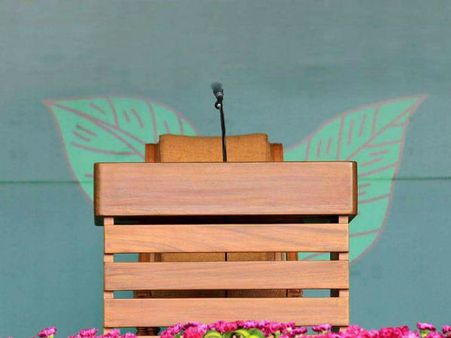 ராமர் பாதுகை அரசாண்ட பாணி.. ஜெ. நாற்காலி முன்னிலையில் நடைபெற்ற அதிமுக பொதுக்குழு!