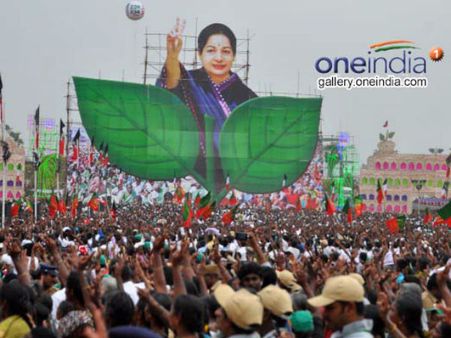 சேவல் - இரட்டைப் புறா சண்டை.... இரட்டை இலையை திரும்பப் பெற்று 'அம்மா' வென்ற கதை!