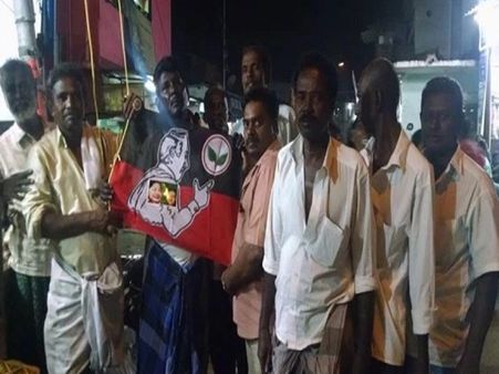 வருங்காலத்தில் ஜெ. அண்ணன் மகள் தீபா ஆட்சியே மலரும் அதிமுக தொண்டர்கள் உற்சாகம் !