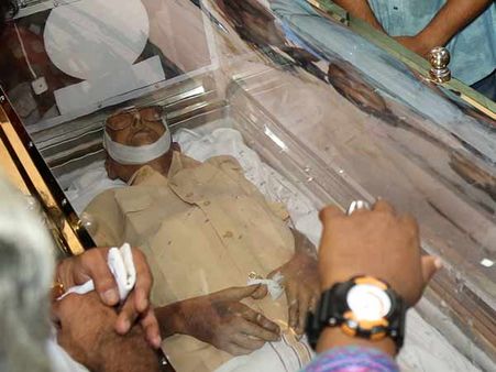 தோழி ஜெயலலிதா இறந்ததை அறியாமலேயே மரணத்தைத் தழுவிய சோ