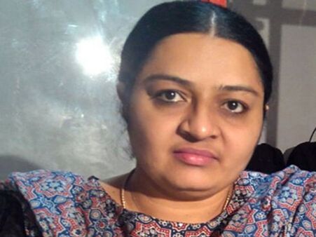 அத்தையின் ஒரே சொந்தமான எங்களை ஓரங்கட்டி விட்டனர் - ஜெ.தீபா