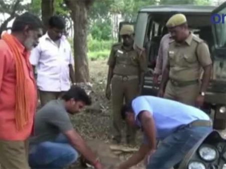 செந்நாய் கடித்து மான் காயம்... காப்பாற்றிய வனத்துறையினர் - வீடியோ