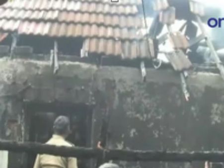 வீட்டில் சமையல் செய்தபோது தீவிபத்து... ஒரு லட்சம் மதிப்புள்ள பொருட்கள் நாசம்- வீடியோ