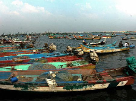 தமிழக மீனவர்களின் 122 படகுகளை நாட்டுடமையாக்கியது இலங்கை