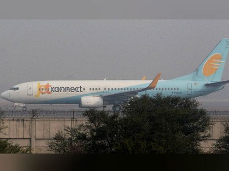 டெல்லியில் கடும் பனிமூட்டம்: விமான, ரயில் சேவைகள் கடும் பாதிப்பு