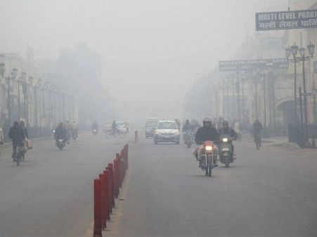 உத்தரபிரதேசத்தில் கடும் பனி மூட்டம்.. சாலையே தெரியவில்லை.. விபத்துகளில் 16 பேர் பலி