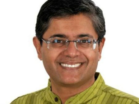 நாடாளுமன்றம் முடக்கம்..சம்பளத்தின் ஒரு பகுதியை திருப்பி அளிக்கும் எம்.பி. !