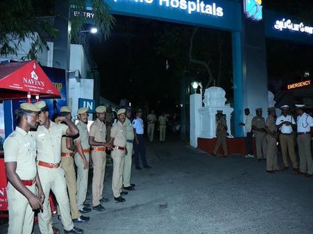 ஜெயலலிதாவுக்கு இதயத்தை செயற்கையாக தூண்டுவித்து செயல்பட வைக்க டாக்டர்கள் முயற்சி