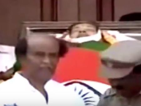 ராஜாஜி ஹாலில் ஜெ. உடல்.. மலர் வளையம் வைத்து ரஜினி, தனுஷ் குடும்பத்துடன் அஞ்சலி- வீடியோ