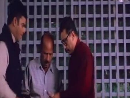 புயலோடும் போராட்டம்.. பணமின்றி சென்னை மக்கள் படும் துயரை அன்றே சொன்ன 'அன்பே சிவம்' கமல்!