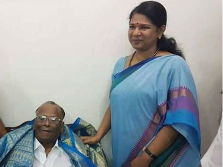 கோ.சி. மணி உடலுக்கு திமுக பொருளாளர் ஸ்டாலின் அஞ்சலி; கனிமொழி இரங்கல்