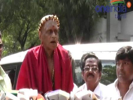 அதிமுக பொதுச் செயலாளராக சசிகலா பொறுப்பு ஏற்பார்.. சொல்கிறார் மதுரை ஆதினம் !